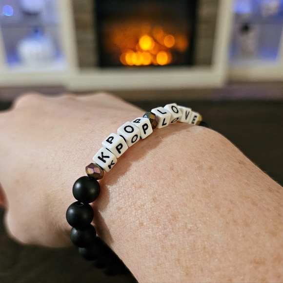 KPOP LOVE Beaded Bracelets in Small & Large beads, Size Medium 8" Stretch - Picture 4 of 7